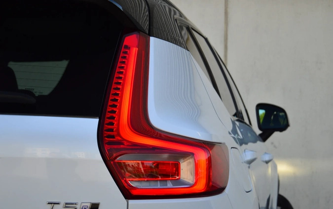 Volvo XC 40 cena 124900 przebieg: 87000, rok produkcji 2018 z Szadek małe 704